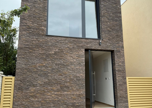 NA PREDAJ! Rodinný dom, pri Vajnorskom jazere