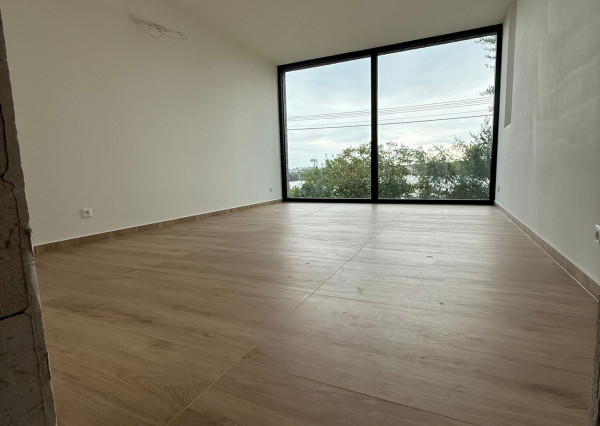 NA PREDAJ! Rodinný dom, pri Vajnorskom jazere