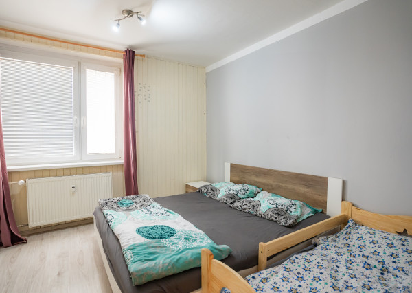 IBA U NÁS ! Priestranný 3i byt, 70m2, Trenčín, Hollého ul.