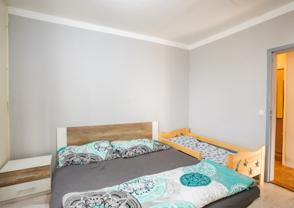 IBA U NÁS ! Priestranný 3i byt, 70m2, Trenčín, Hollého ul.