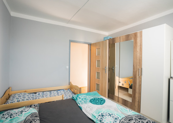 IBA U NÁS ! Priestranný 3i byt, 70m2, Trenčín, Hollého ul.