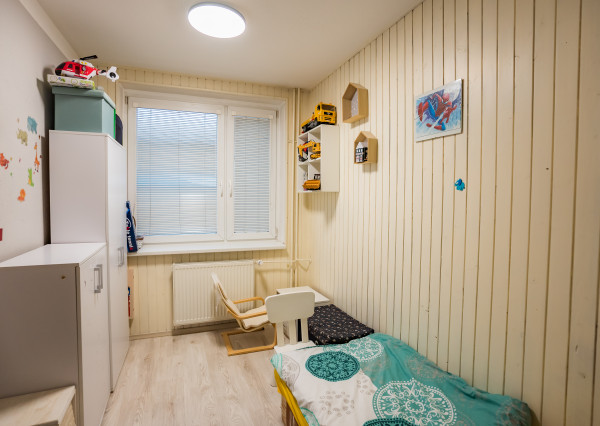 IBA U NÁS ! Priestranný 3i byt, 70m2, Trenčín, Hollého ul.