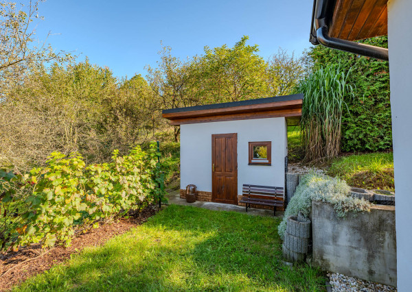 IBA U NÁS! Na predaj CHATA novostavba Trenčín Chrásť, 448 m2