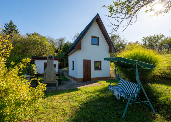 IBA U NÁS! Na predaj CHATA novostavba Trenčín Chrásť, 448 m2