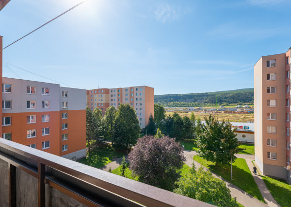 IBA U NÁS! Na prenájom 3izbový byt 64m2, Nové Mesto n/Váhom