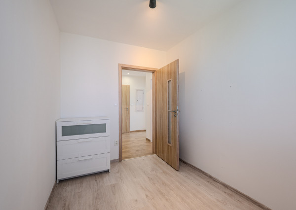 IBA U NÁS! Na prenájom 3izbový byt 64m2, Nové Mesto n/Váhom