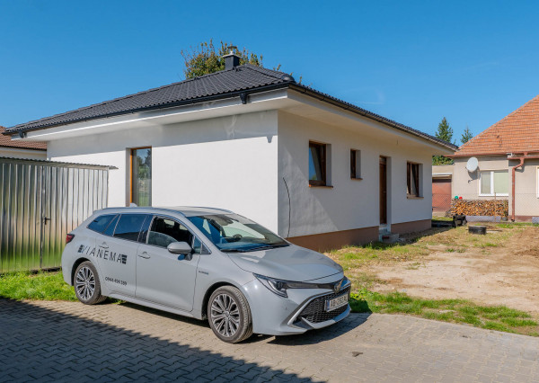 IBA U NÁS! Na predaj 3izbový dom v Pečeňanoch, 585m2, BNB