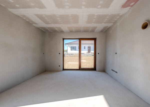 IBA U NÁS! Na predaj 3izbový dom v Pečeňanoch, 585m2, BNB