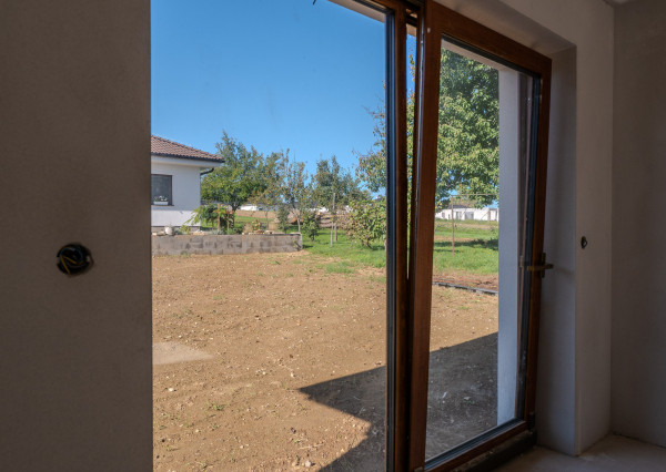 IBA U NÁS! Na predaj 3izbový dom v Pečeňanoch, 585m2, BNB