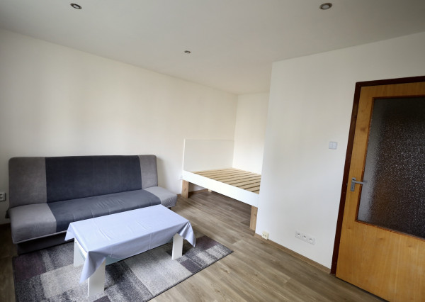 IBA U NÁS! Na prenájom 1-i. byt v lokalite Martin – Košúty 2