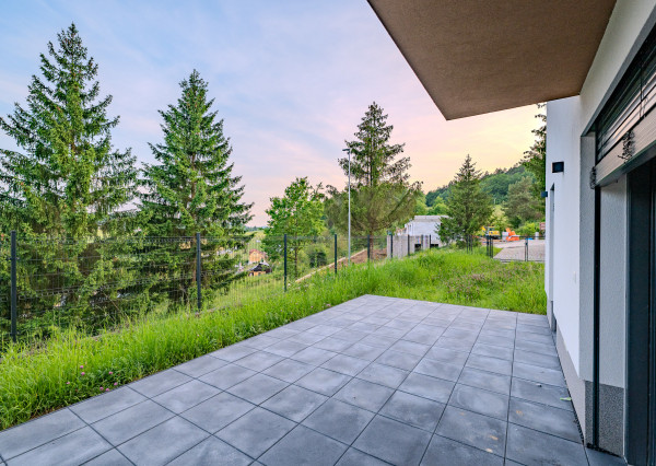 IBA U NÁS! Novostavba 4i. bytu s terasou a pozem. 450m2 PB