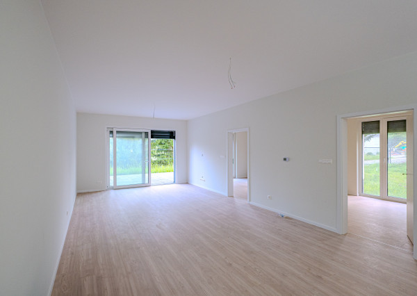 IBA U NÁS! Byt ako dom, 4 izby terasa a pozemok 450m2