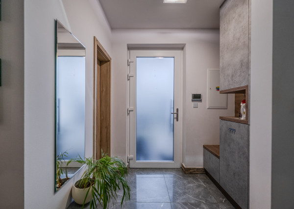 IBA U NÁS! Na predaj 4i bungalov s bazénom, Dunajská S,735m2