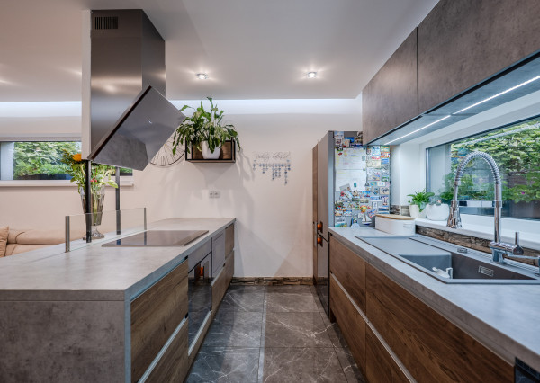 IBA U NÁS! Na predaj 4i bungalov s bazénom, Dunajská S,735m2