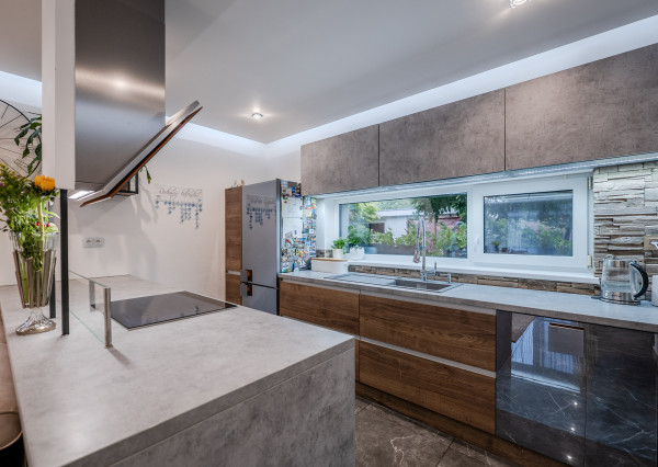 IBA U NÁS! Na predaj 4i bungalov s bazénom, Dunajská S,735m2