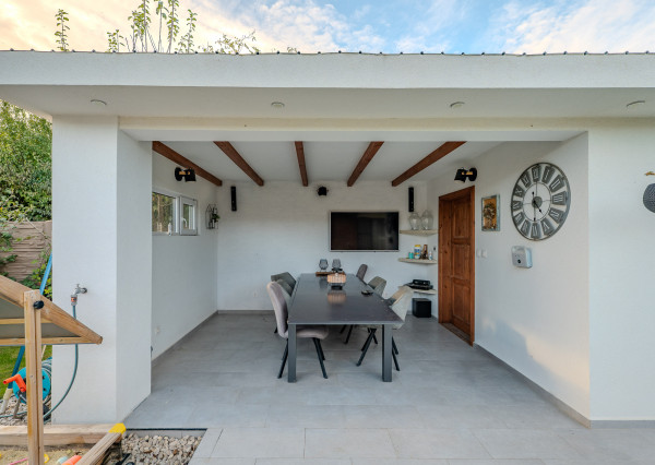 IBA U NÁS! Na predaj 4i bungalov s bazénom, Dunajská S,735m2