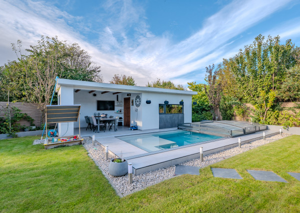 IBA U NÁS! Na predaj 4i bungalov s bazénom, Dunajská S,735m2