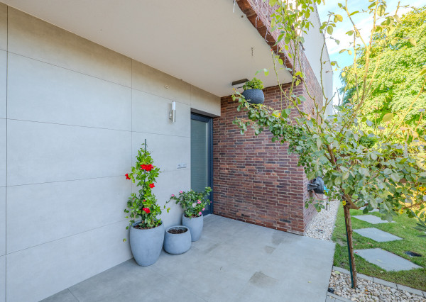 IBA U NÁS! Na predaj 4i bungalov s bazénom, Dunajská S,735m2