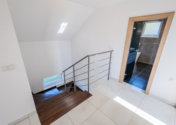 IBA U NÁS! Na predaj 5i veľkorysý dom, Zamarovce, okres TN