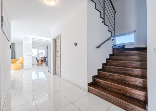 IBA U NÁS! Na predaj 5i veľkorysý dom, Zamarovce, okres TN