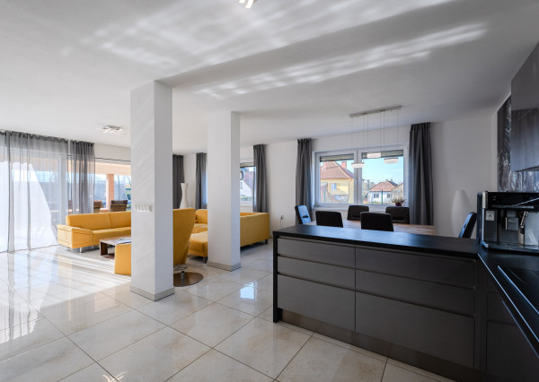 IBA U NÁS! Na predaj 5i veľkorysý dom, Zamarovce, okres TN