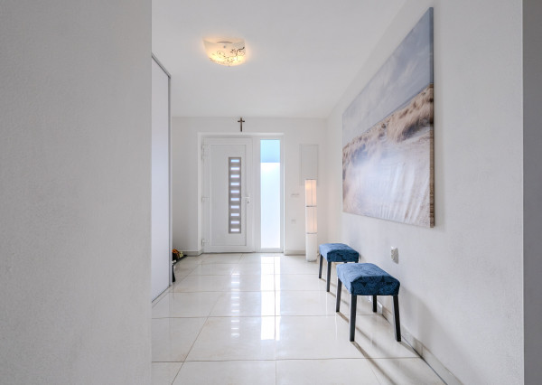 IBA U NÁS! Na predaj 5i veľkorysý dom, Zamarovce, okres TN