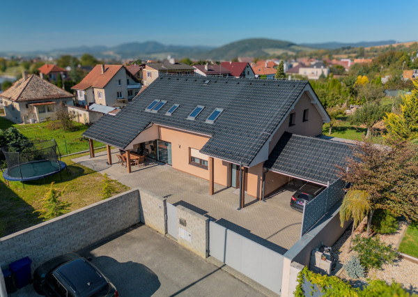 IBA U NÁS! Na predaj 5i veľkorysý dom, Zamarovce, okres TN