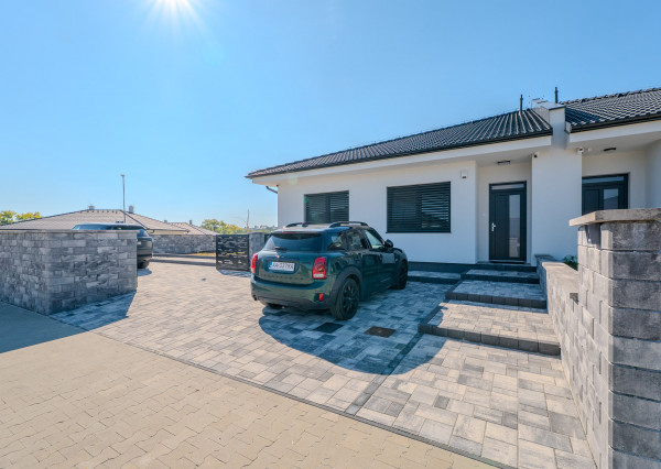 IBA U NÁS! Na predaj 4i dom-novostavba, 513m2, Lužianky