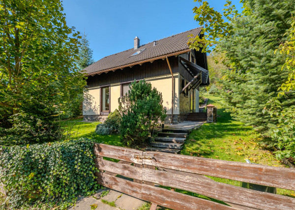 IBA U NÁS! Výnimočný rodinný dom, pozemok 973 m2, Makov