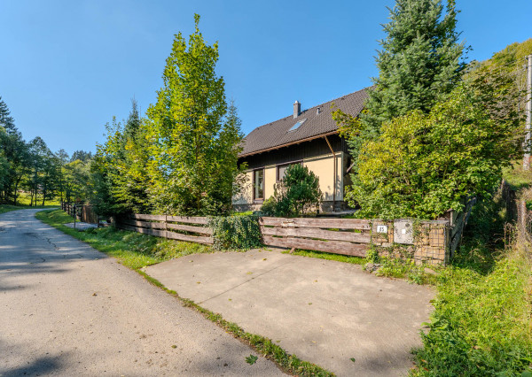 IBA U NÁS! Výnimočný rodinný dom, pozemok 973 m2, Makov