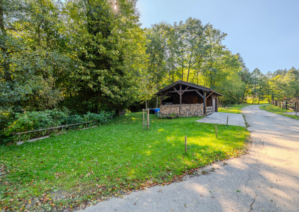 IBA U NÁS! Výnimočný rodinný dom, pozemok 973 m2, Makov