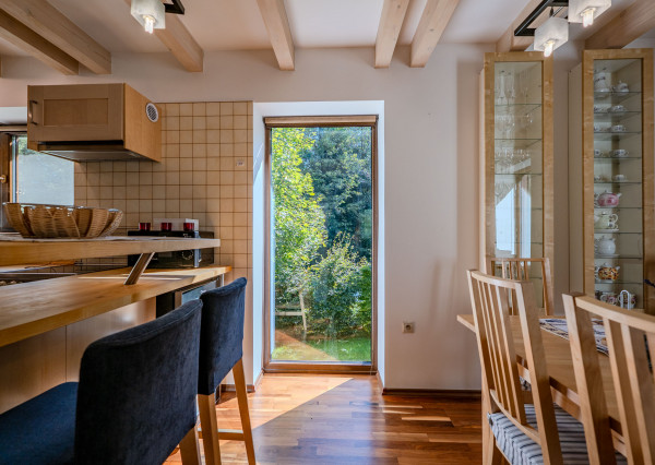 IBA U NÁS! Výnimočný rodinný dom, pozemok 973 m2, Makov