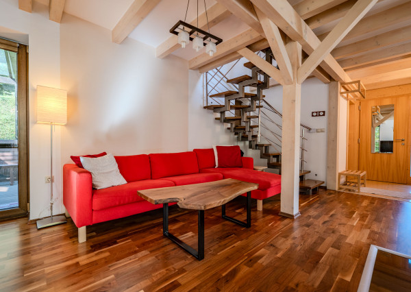 IBA U NÁS! Výnimočný rodinný dom, pozemok 973 m2, Makov