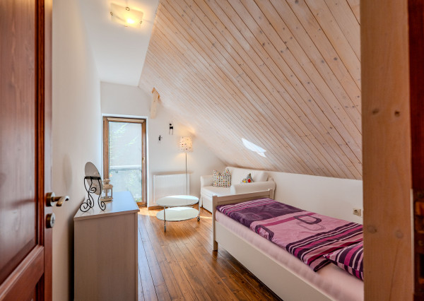 IBA U NÁS! Výnimočný rodinný dom, pozemok 973 m2, Makov