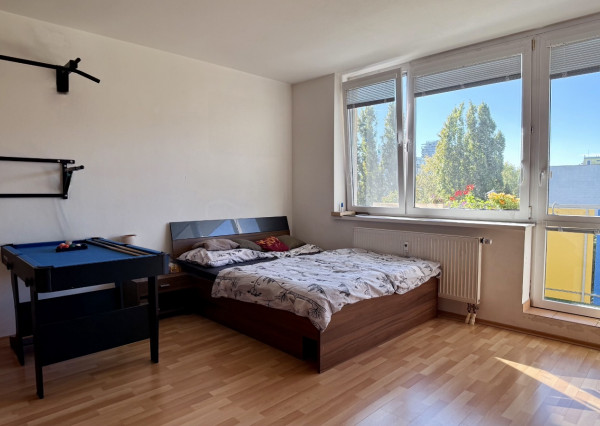 IBA U NÁS! Svetlý 4i byt s terasou a loggiami v Ružinove