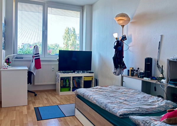 IBA U NÁS! Svetlý 4i byt s terasou a loggiami v Ružinove