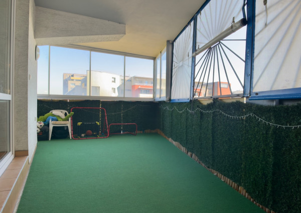 IBA U NÁS! Svetlý 4i byt s terasou a loggiami v Ružinove