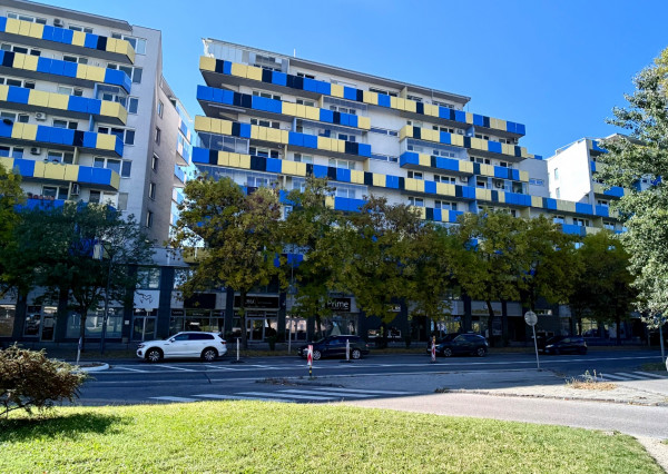 IBA U NÁS! Svetlý 4i byt s terasou a loggiami v Ružinove