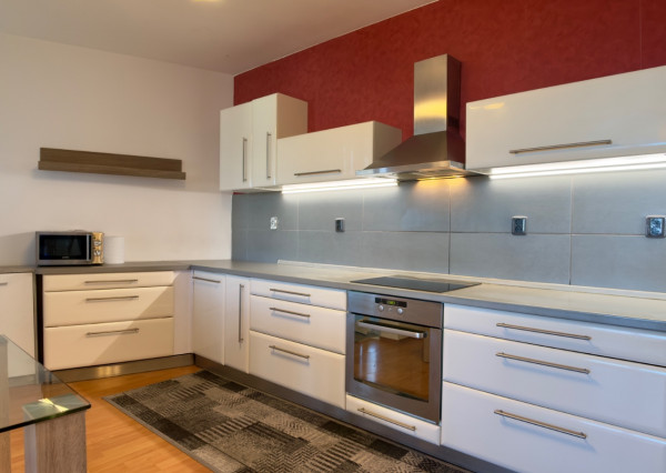 IBA U NÁS! Svetlý 4i byt s terasou a loggiami v Ružinove