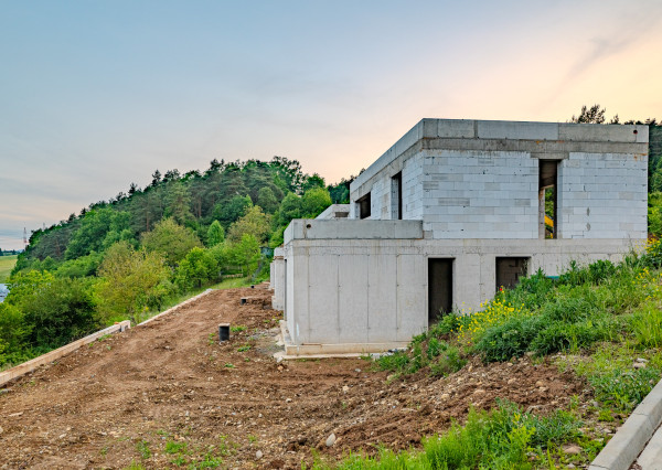 IBA U NÁS! 2 podľažný 4i rodinný dom s dvojgarážou,830m2 PB