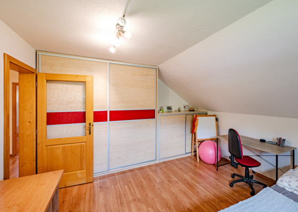 IBA U NÁS! Na predaj rodinný dom - Hor. Vadičov, okres KNM