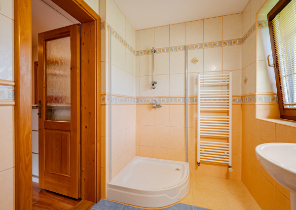 IBA U NÁS! Na predaj rodinný dom - Hor. Vadičov, okres KNM