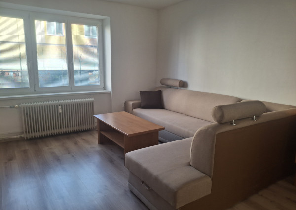 IBA U NÁS!Prenájom 2izb.byt v Považskej Bystrici časť Lánska