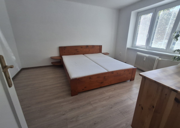 IBA U NÁS!Prenájom 2izb.byt v Považskej Bystrici časť Lánska