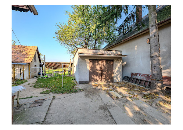 IBA U NÁS! Dom s väčšou záhradou a výhľadom - Dubnica n./V.