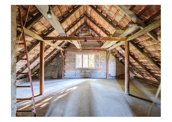 IBA U NÁS! Dom s väčšou záhradou a výhľadom - Dubnica n./V.