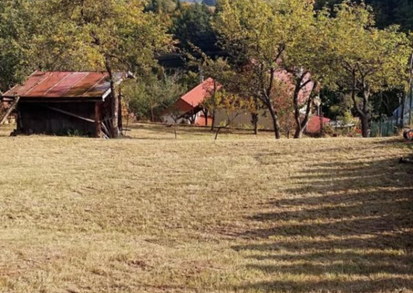 NA PREDAJ!Krásny pozemok na výstavbu Banská Štiavnica 738m2