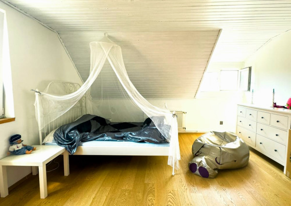 IBA U NÁS: Vidiecky dom so saunou a 3 spálňami – Cerová