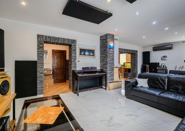 IBA U NÁS! Na predaj 6i rodinný dom v Čadci, 473m2