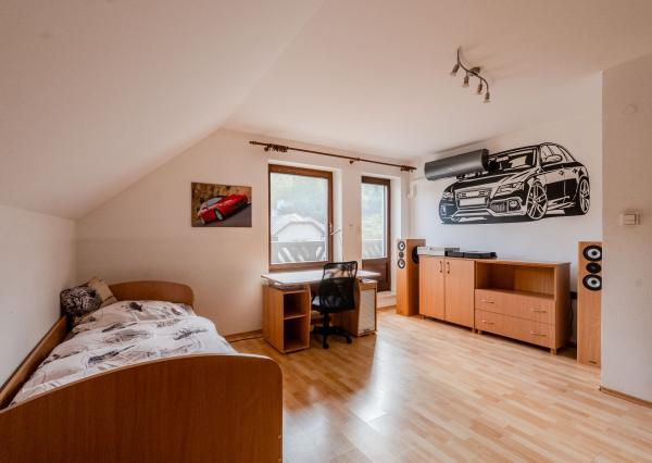 IBA U NÁS! Na predaj 6i rodinný dom v Čadci, 473m2